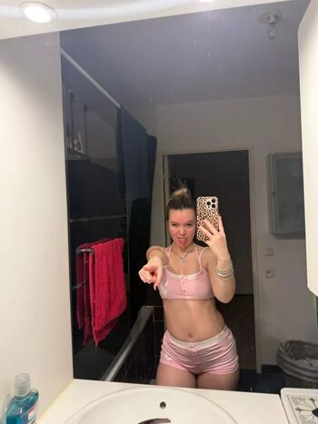 🔥 Paulineonlinee leaked private photo uncensored full