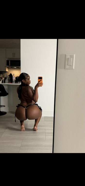 🔥 Realkeylamarie  page leaked private photo uncensored full
