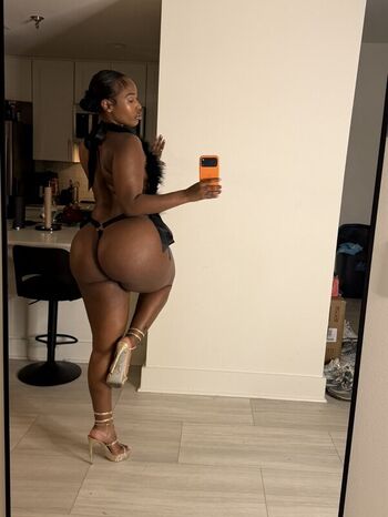 🔥 Realkeylamarie  page leaked private photo uncensored full
