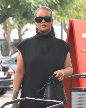 🔥 Rihanna  page leaked private photo uncensored full