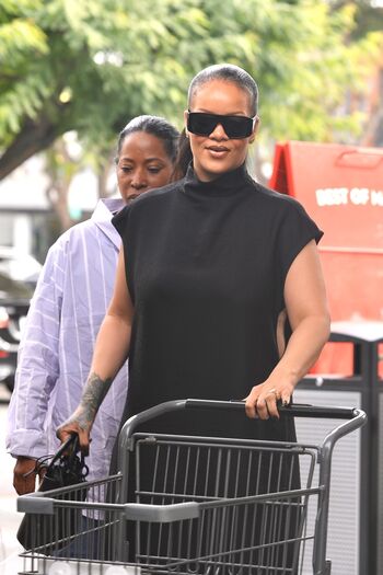 🔥 Rihanna  page leaked private photo uncensored full