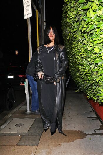 🔥 Rihanna  page leaked private photo uncensored full