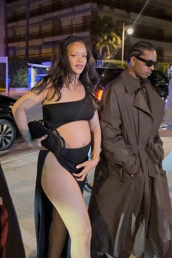 🔥 Rihanna  page leaked private photo uncensored full