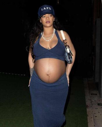 🔥 Rihanna  page leaked private photo uncensored full