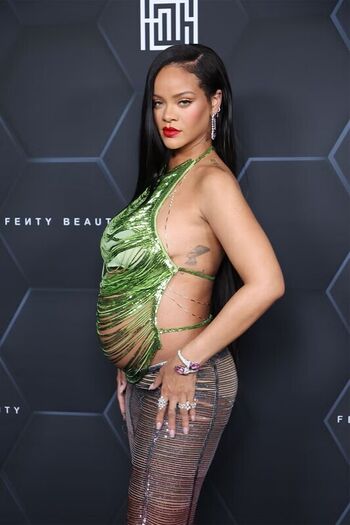🔥 Rihanna  page leaked private photo uncensored full
