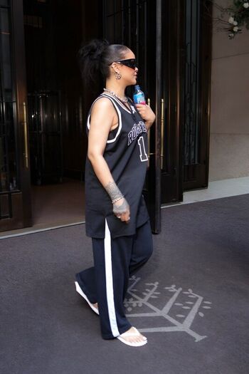 🔥 Rihanna  page leaked private photo uncensored full