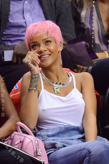 🔥 Rihanna  page leaked private photo uncensored full