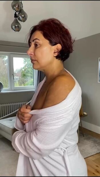 🔥 Saira khan page leaked private photo uncensored full