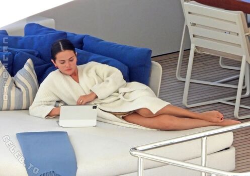 🔥 Selena gomez  page leaked private photo uncensored full