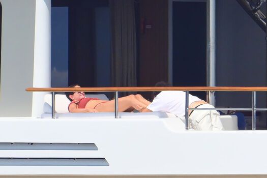 🔥 Selena gomez  page leaked private photo uncensored full