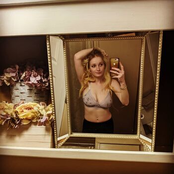 🔥 Slim busty milfs leaked private photo uncensored full