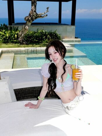 🔥 Song yuqi page leaked private photo uncensored full