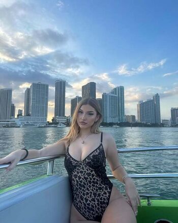🔥 Toomuchlucile leaked private photo uncensored full