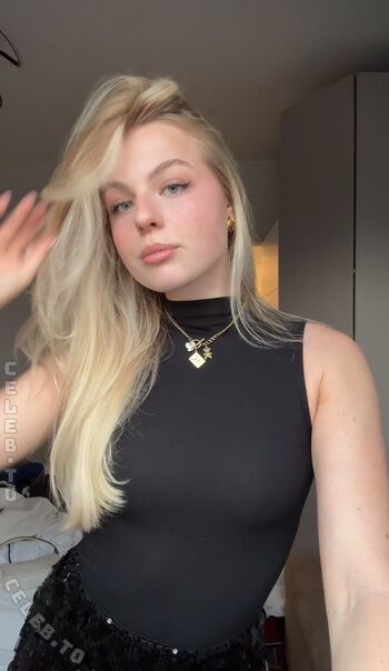 🔥 Vallixpauline leaked private photo uncensored full