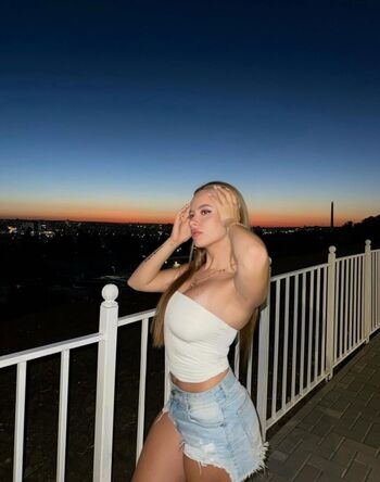 🔥 Women wearing demin leaked private photo uncensored full