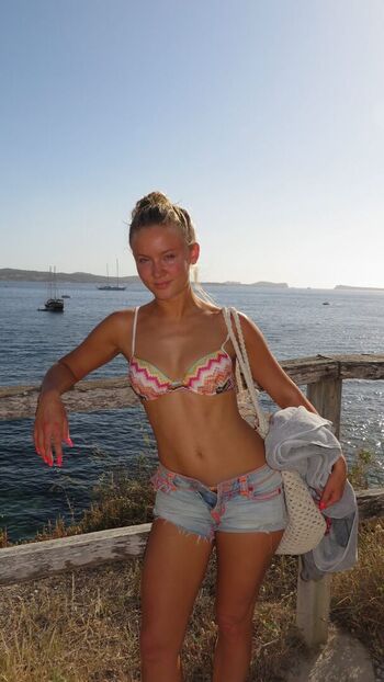 🔥 Zara larsson  page leaked private photo uncensored full