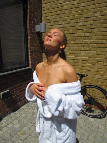 🔥 Zara larsson  page leaked private photo uncensored full